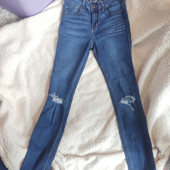 Hollister women's jeans - Picture 2 of 3